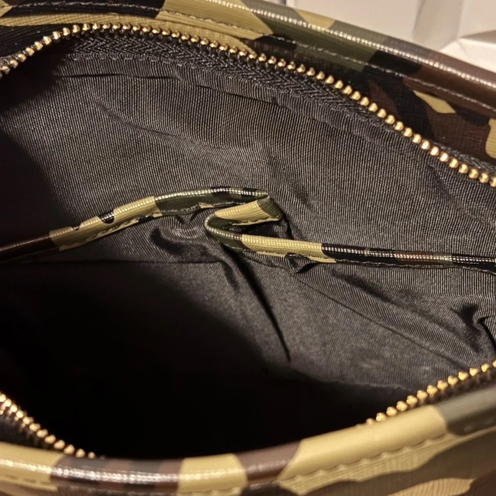 Spear Courier Camo Crossbody Bag Olive Green Unisex